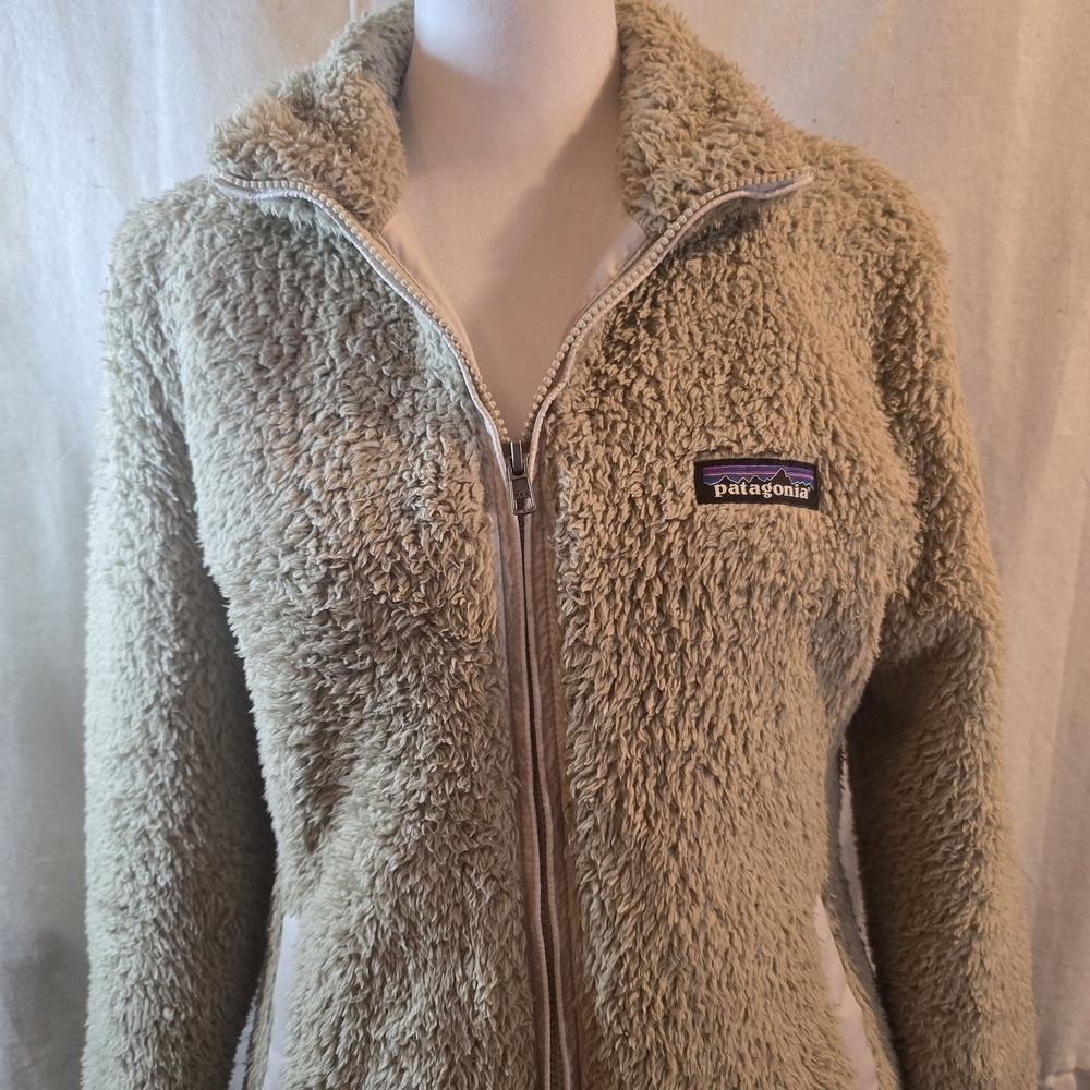 Patagonia Women's Cream Teddy Jacket - Picture 2 of 7